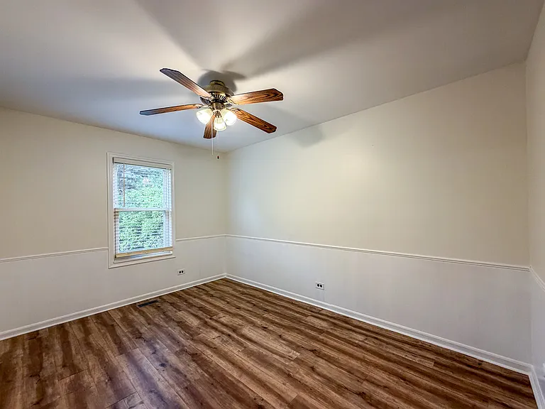 2436 Devonshire Ct — Photo 15