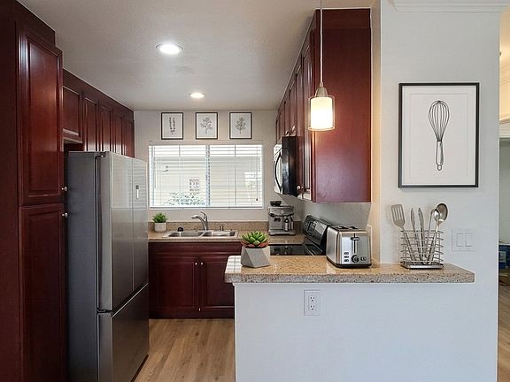4th image of 5515 Canoga Ave APT 127