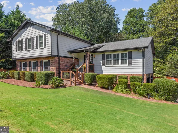 229 Coeur Pl SW, Lilburn, GA 30047