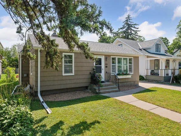 121 Cedar Lake Rd S, Minneapolis, MN 55405