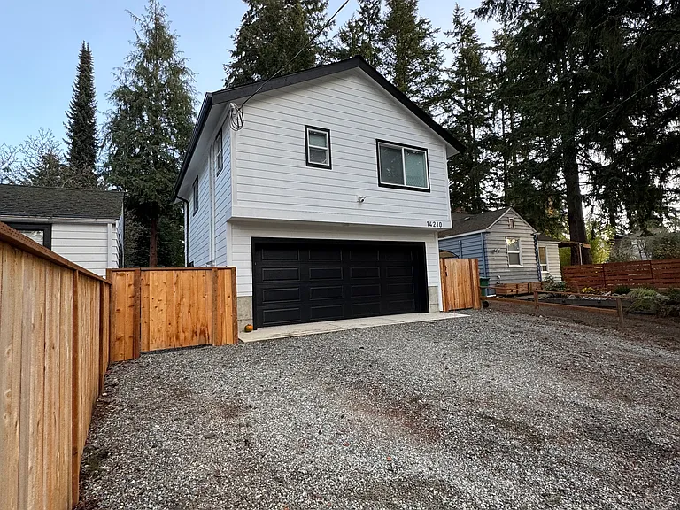 14210 Roslyn Pl N — Photo 24