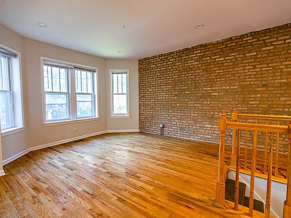 3rd image of 1364-66 N Hoyne Ave #2111-2