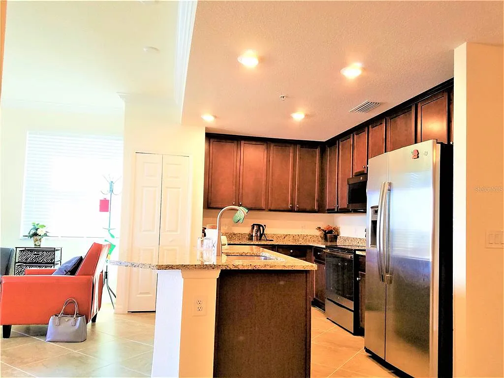 3 bed, 2.0 bath, 1286 sqft, $2,800 — Photo 3