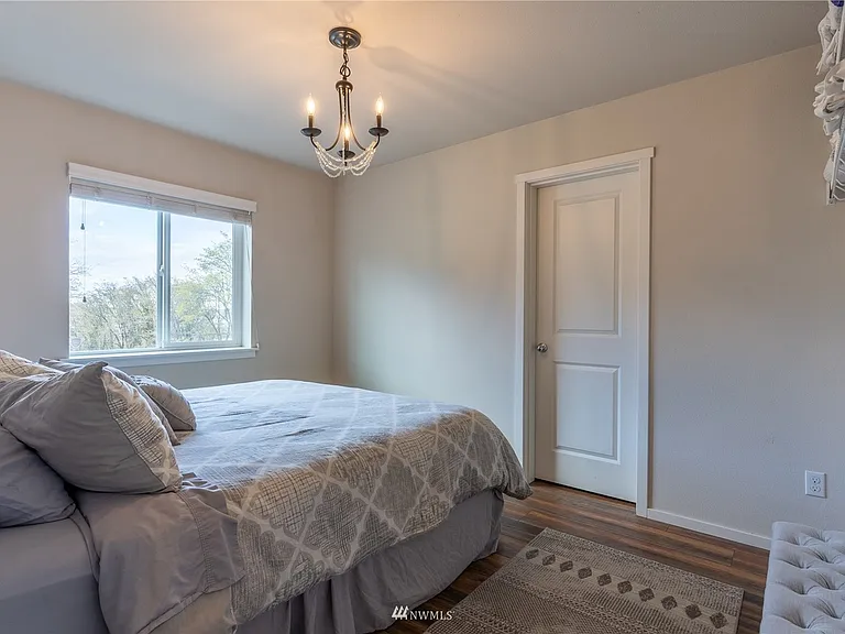 1322 E 34th St — Photo 25