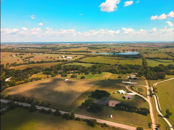 10570 Sam Bass Rd, Sanger, TX 76266