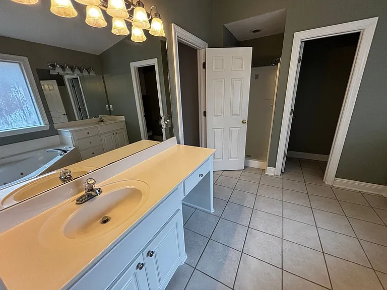 538 Brighton Cir — Photo 11