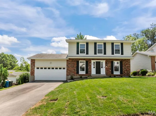 832 Hanamoor Ct, Saint Louis, MO 63122