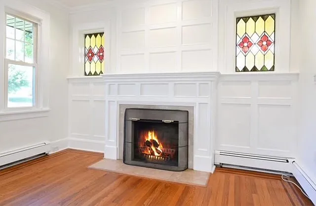 8 Laurel Ave — Photo 3