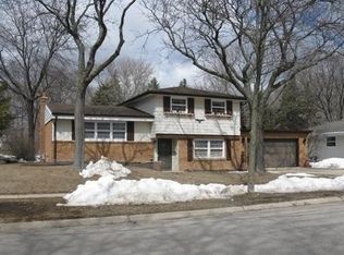 6420 Manchester Dr, Greendale, WI 53129