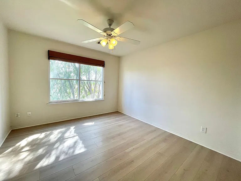 100 N River Cir N #304 — Photo 14