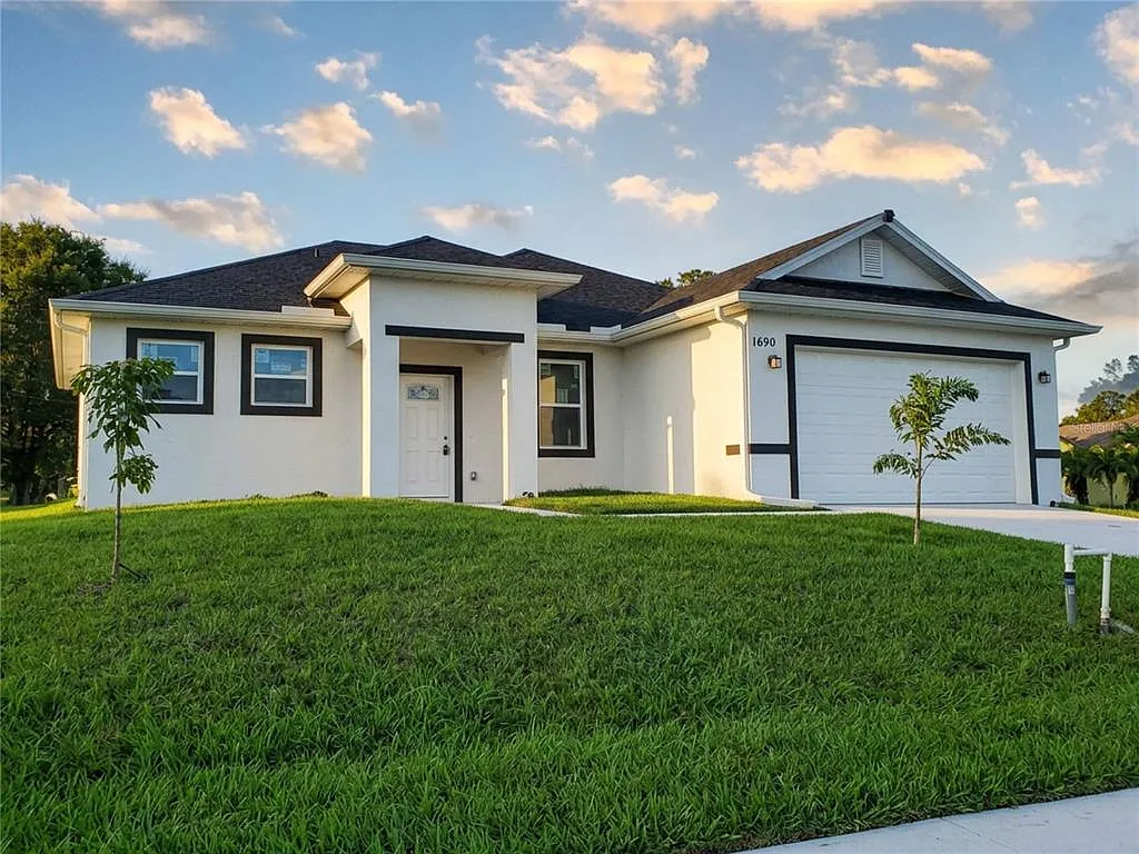 3 bed, 2.5 bath, 1681 sqft, $2,249 — Photo 1