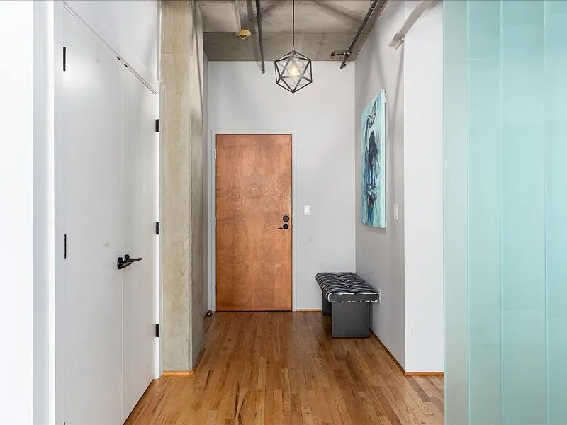 2 bed, 1660 sqft, $4,700 — Photo 3