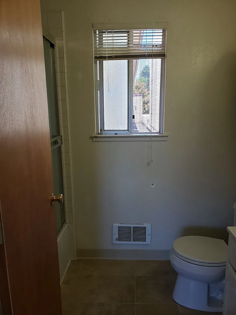 210 Locust Street — Photo 4