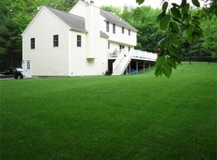 41 Chestnut Rd, Tyngsboro, MA 01879