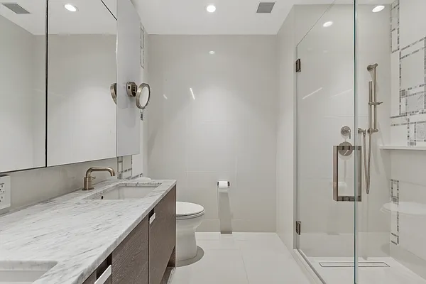 Bathroom, photo 2
