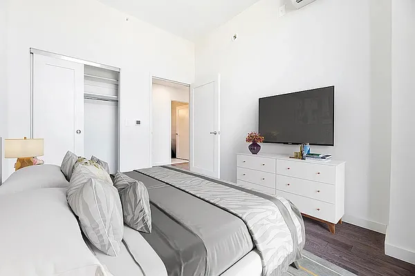 Rented by REAL New York | media 6