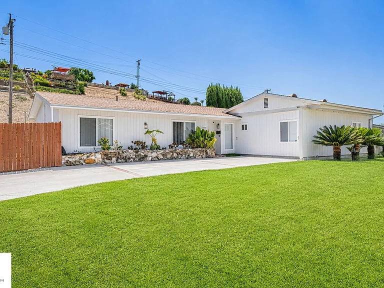 22942 Sunset Crossing Rd — Photo 2