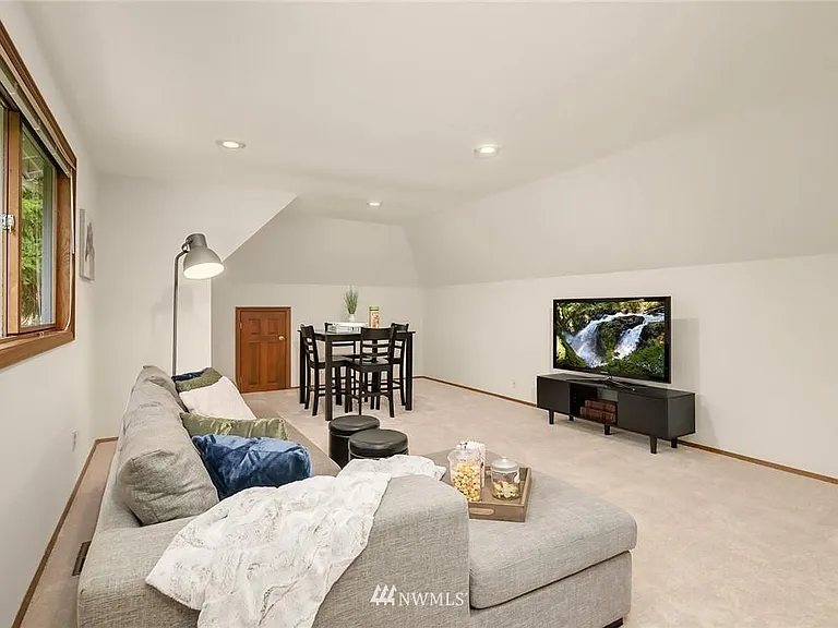 18630 NE 194th St — Photo 10