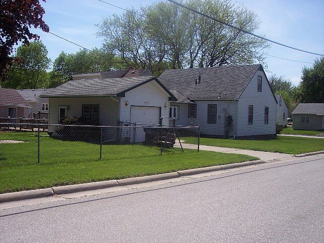 2nd image of 1003 S 24th St