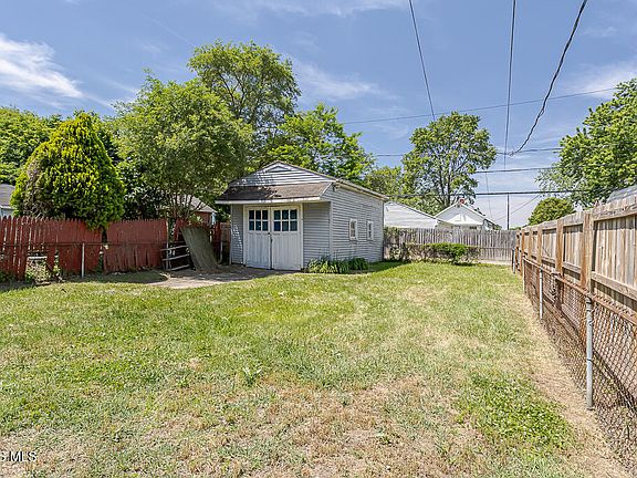 5th image of 648 Woodsdale Ave