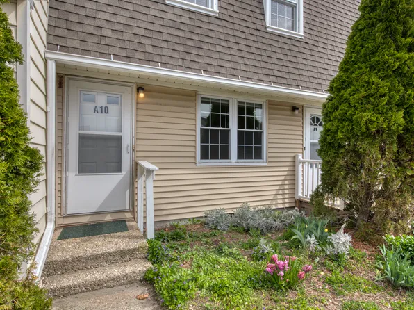 1000 9th St #A-10, Greenport, NY 11944