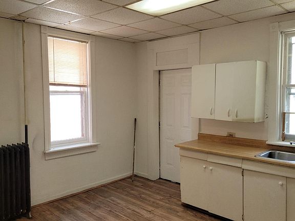3rd image of 713 N 18th St