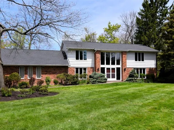 9 Pepper Creek Dr, Pepper Pike, OH 44124
