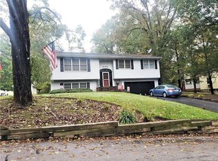 440 Round Lake Park Rd, Monroe, NY 10950