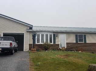 310 Cherry Lane Dr, Chambersburg, PA 17202