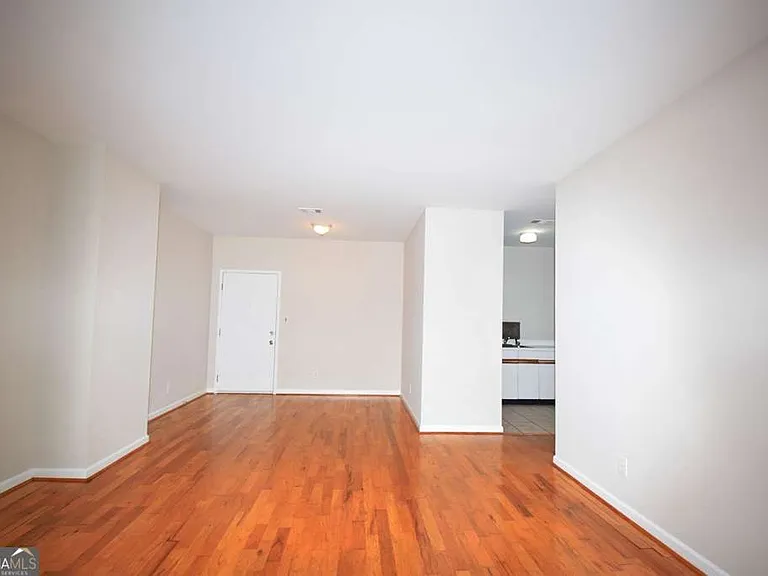 1421 Peachtree St NE #307 — Photo 2