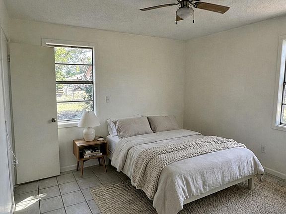 5th image of 204 Johnson St