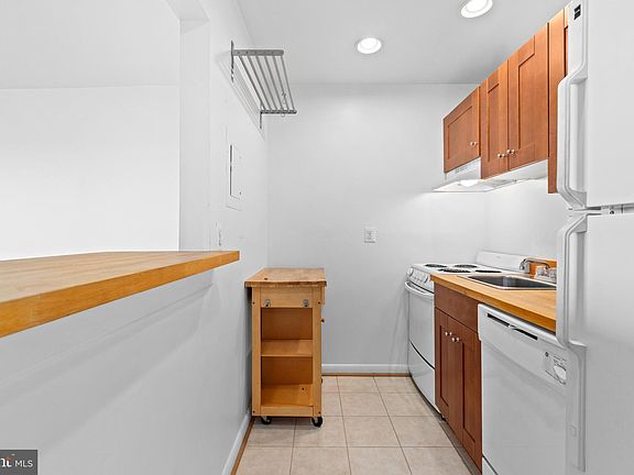 3rd image of 3101 S Manchester St APT 903