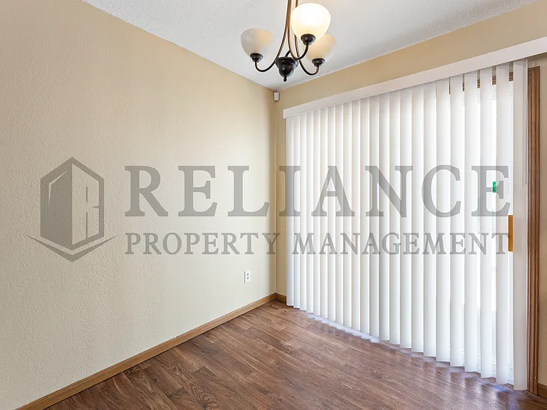1134 Richmond St — Photo 5