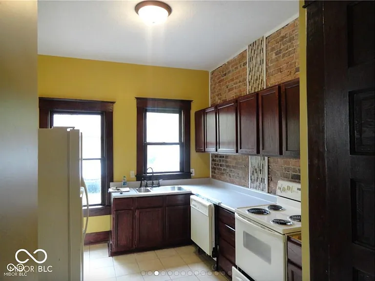 1841 N Talbott St — Photo 19
