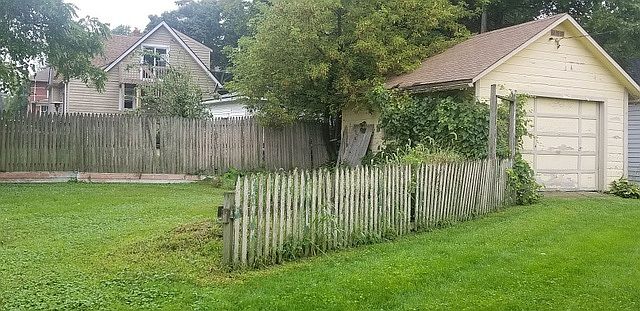 2nd image of 534 N Crystal Ave