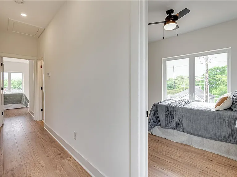 2519 E 12th St — Photo 17