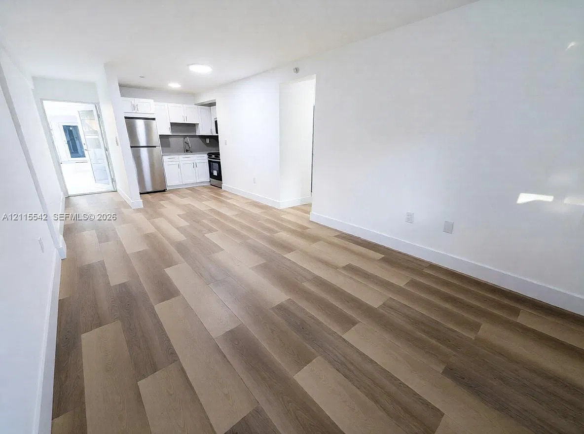 2 bed, 1.0 bath, 800 sqft, $2,200 — Photo 1