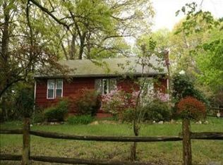 50 Sunset Ave, Wheatley Heights, NY 11798