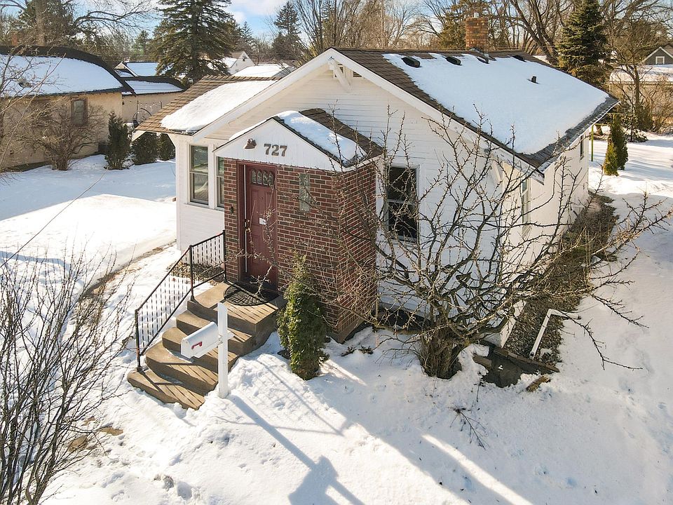 1st image of 727 3rd Ave NE