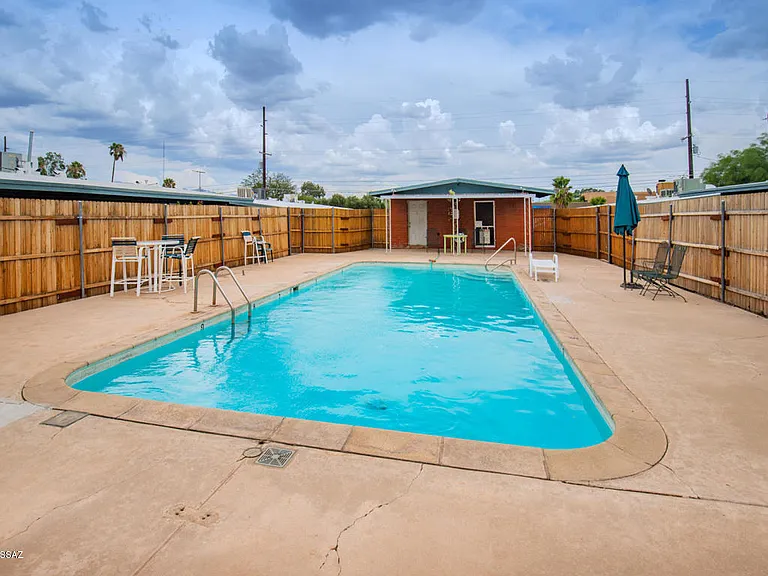 2121 N Country Club Rd #9 — Photo 9