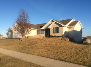 8629 Blue River Rd, Rockford, IL 61107