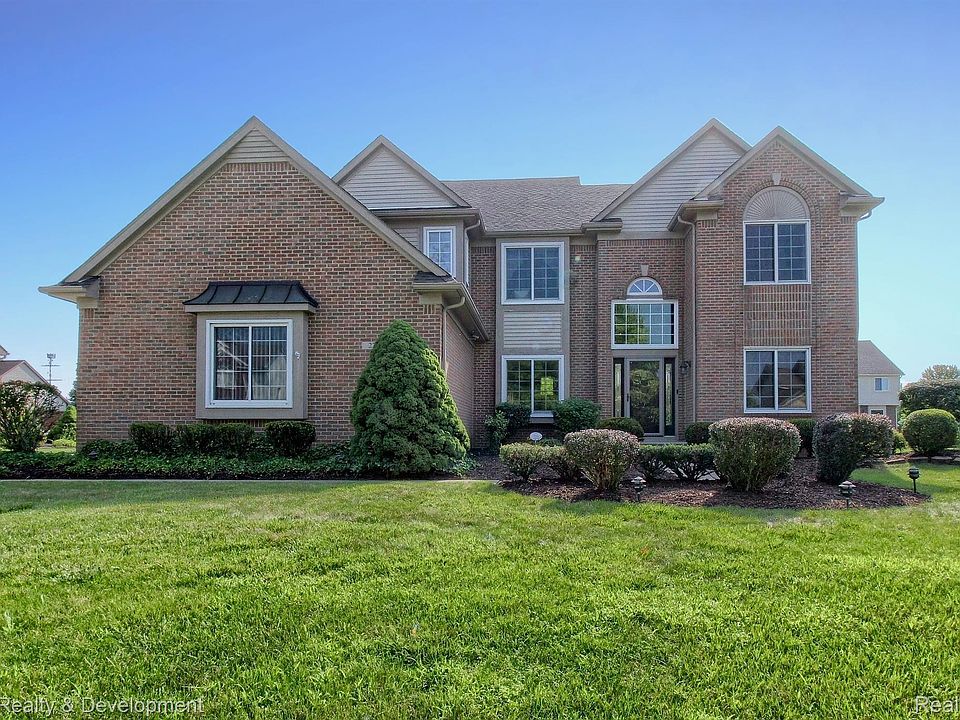 1st image of 223 Scarlett Dr