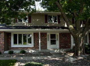 1259 Wyncrest Ct, Arden Hills, MN 55112