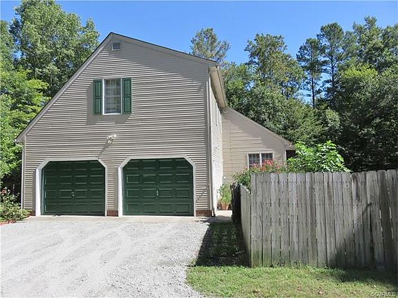 3rd image of 7434 Hidden Lake Cir