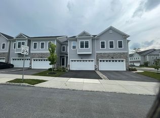 40 Lochiel Ln, Exton, PA 19341