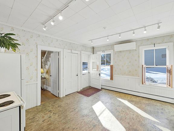 4th image of 103 Chestnut Street