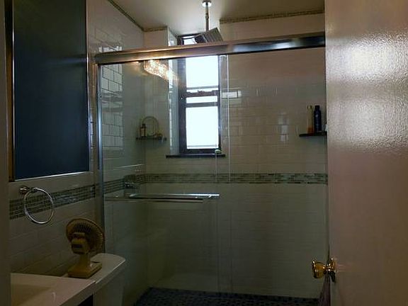 5th image of 1423 31st Ave