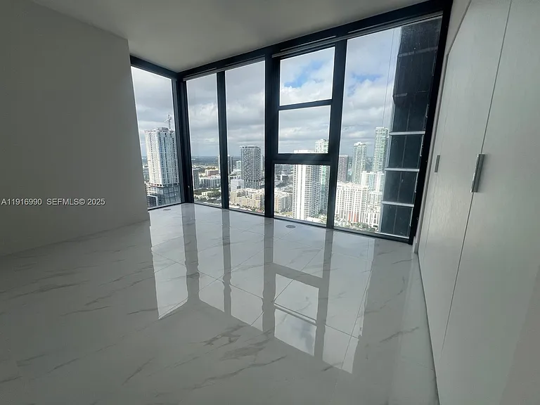 700 NE 24th St #3501 — Photo 13