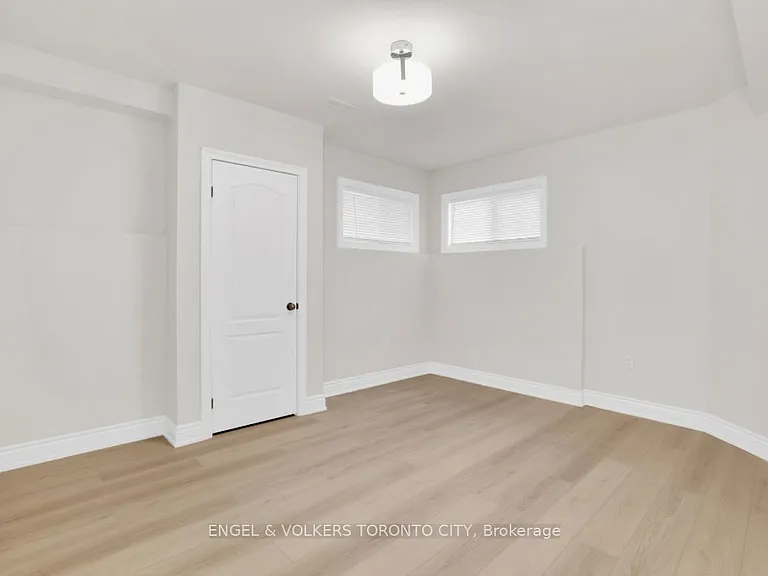 125 Sovereigns Gate #LOWER — Photo 11