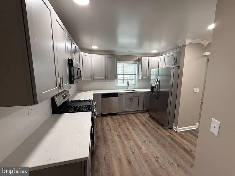 222 Samdin Blvd — Photo 8
